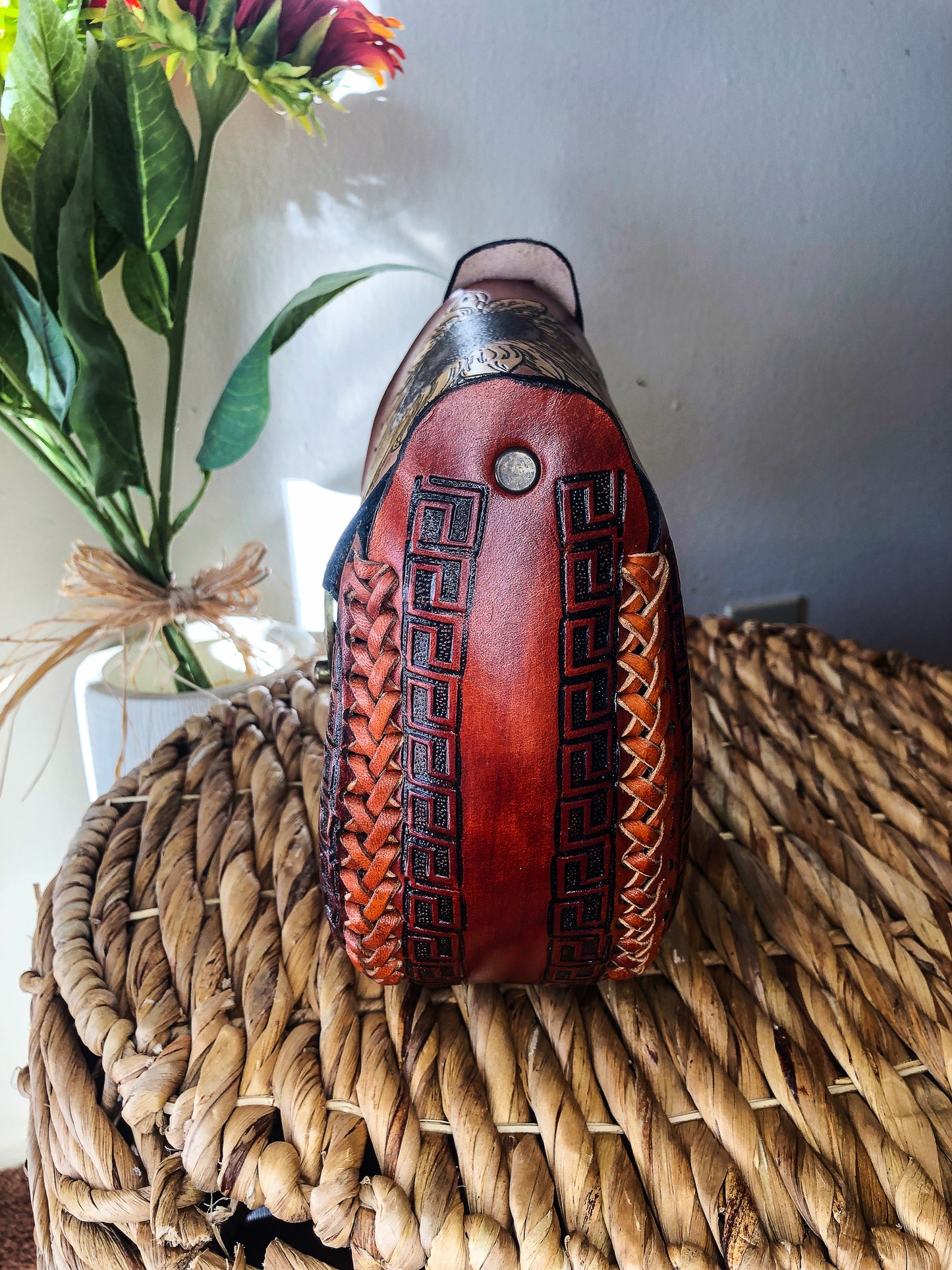 Bolso bandolera/bolso de hombro Artesenal Sunflower de cuero genuino marrón claro tallado a mano